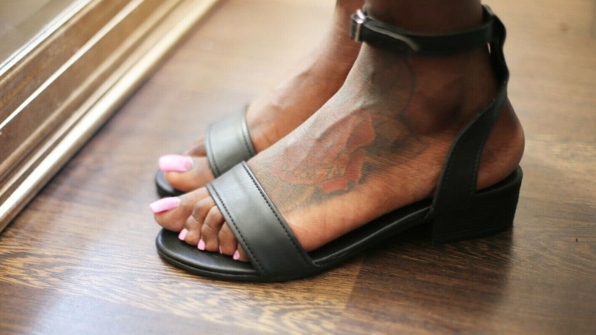 wood-made-block-footwear-for-women